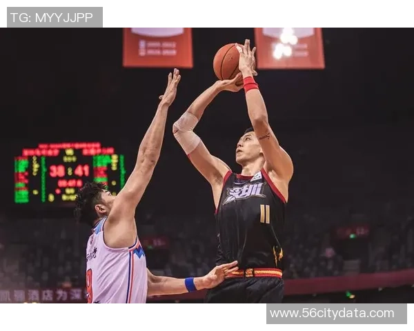 CBA精彩回放深圳对阵广东比赛全程回顾与精彩瞬间分析